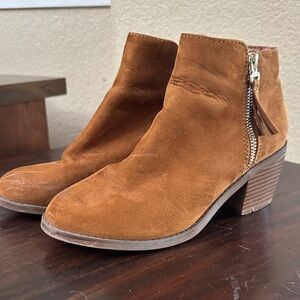 Forever 21 Tan Suede Ankle Booties